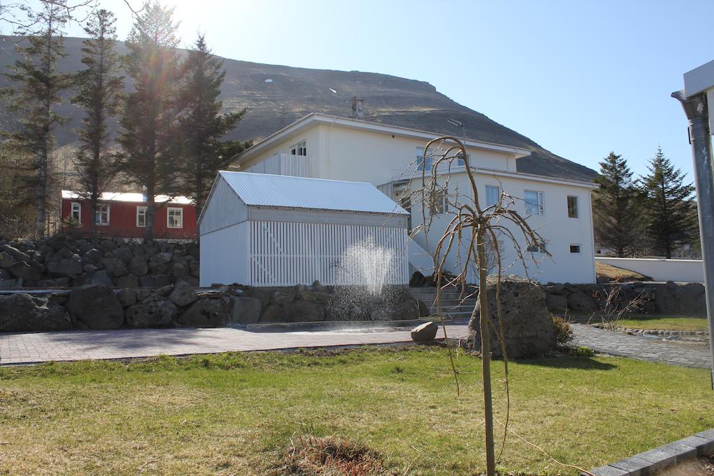 The Guesthouse By The Fjord Thingeyri Dış mekan fotoğraf